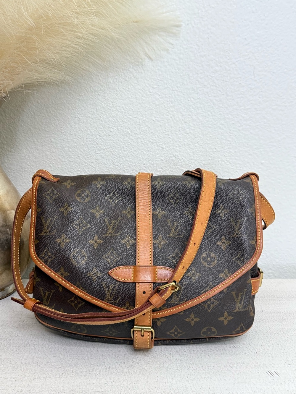 LOUIS VUITTON Monogram Saumur 30 Messenger Bag